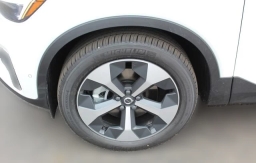 Volvo XC40 Plus B5 AWD 2026