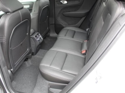 Volvo XC40 Plus B5 AWD 2026