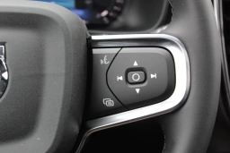 Volvo XC40 Plus B5 AWD 2026