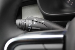 Volvo XC40 Plus B5 AWD 2026