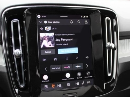 Volvo XC40 Plus B5 AWD 2026