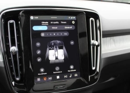 Volvo XC40 Plus B5 AWD 2026