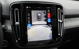 Volvo XC40 Plus B5 AWD 2026