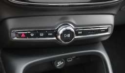 Volvo XC40 Plus B5 AWD 2026