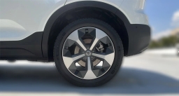 Volvo XC40 Plus B5 AWD 2026