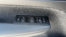 Volvo XC40 Plus B5 AWD 2026