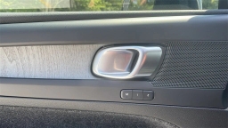 Volvo XC40 Plus B5 AWD 2026