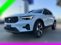 Volvo XC40 Plus B5 AWD 2026