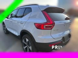 Volvo XC40 Plus B5 AWD 2026