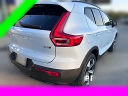 Volvo XC40 Plus B5 AWD 2026