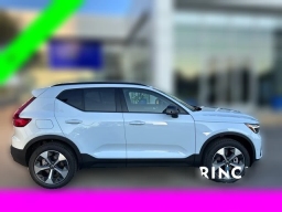 Volvo XC40 Plus B5 AWD 2026