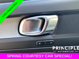 Volvo XC40 Plus B5 AWD 2026