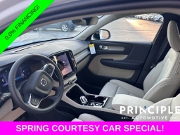 Volvo XC40 Plus B5 AWD 2026