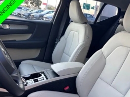 Volvo XC40 Plus B5 AWD 2026