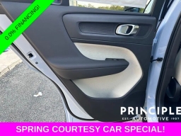 Volvo XC40 Plus B5 AWD 2026