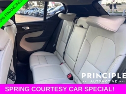 Volvo XC40 Plus B5 AWD 2026