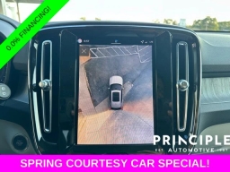 Volvo XC40 Plus B5 AWD 2026