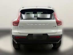 Volvo XC40 Plus B5 AWD 2026