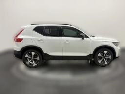 Volvo XC40 Plus B5 AWD 2026