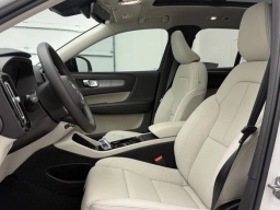 Volvo XC40 Plus B5 AWD 2026