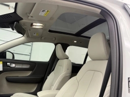 Volvo XC40 Plus B5 AWD 2026