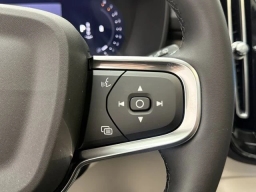 Volvo XC40 Plus B5 AWD 2026