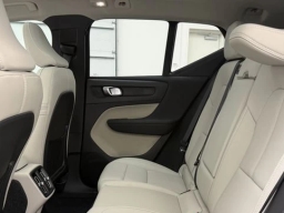 Volvo XC40 Plus B5 AWD 2026