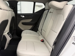 Volvo XC40 Plus B5 AWD 2026