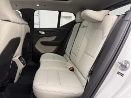 Volvo XC40 Plus B5 AWD 2026