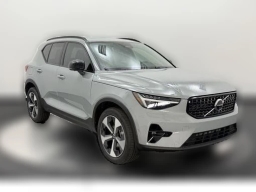Volvo XC40 Plus B5 AWD 2026
