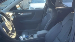 Volvo XC40 Plus B5 AWD 2026