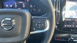 Volvo XC40 Plus B5 AWD 2026