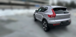 Volvo XC40 Plus B5 AWD 2026