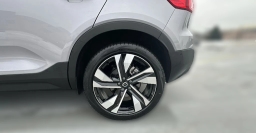 Volvo XC40 Plus B5 AWD 2026