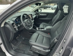 Volvo XC40 Plus B5 AWD 2026