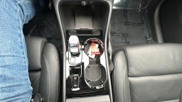 Volvo XC40 Plus B5 AWD 2026