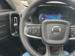 Volvo XC40 Plus B5 AWD 2026
