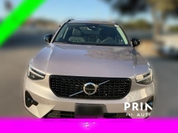 Volvo XC40 Plus B5 AWD 2026