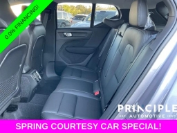 Volvo XC40 Plus B5 AWD 2026