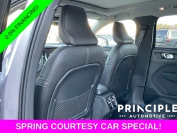 Volvo XC40 Plus B5 AWD 2026