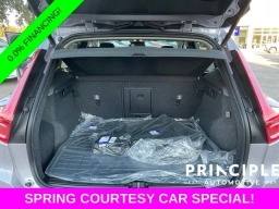 Volvo XC40 Plus B5 AWD 2026