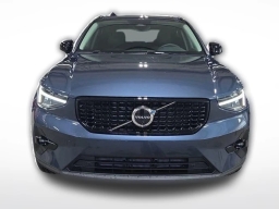Volvo XC40 Plus B5 AWD 2026