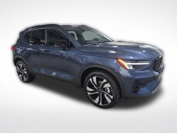 Volvo XC40 Plus B5 AWD 2026