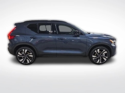 Volvo XC40 Plus B5 AWD 2026