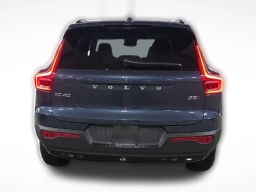 Volvo XC40 Plus B5 AWD 2026