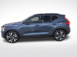 Volvo XC40 Plus B5 AWD 2026