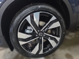 Volvo XC40 Plus B5 AWD 2026