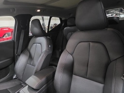 Volvo XC40 Plus B5 AWD 2026