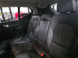 Volvo XC40 Plus B5 AWD 2026