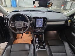 Volvo XC40 Plus B5 AWD 2026